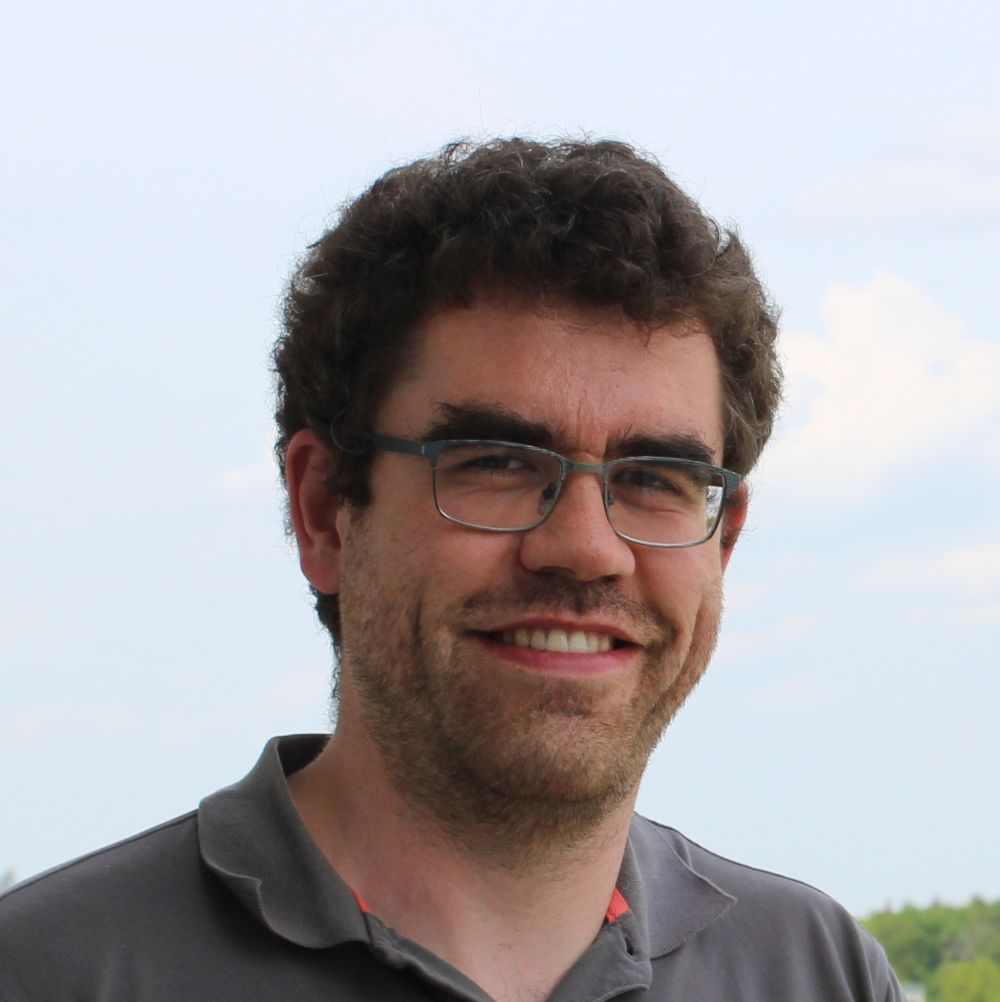 This image shows Dr. Dominik Bloos